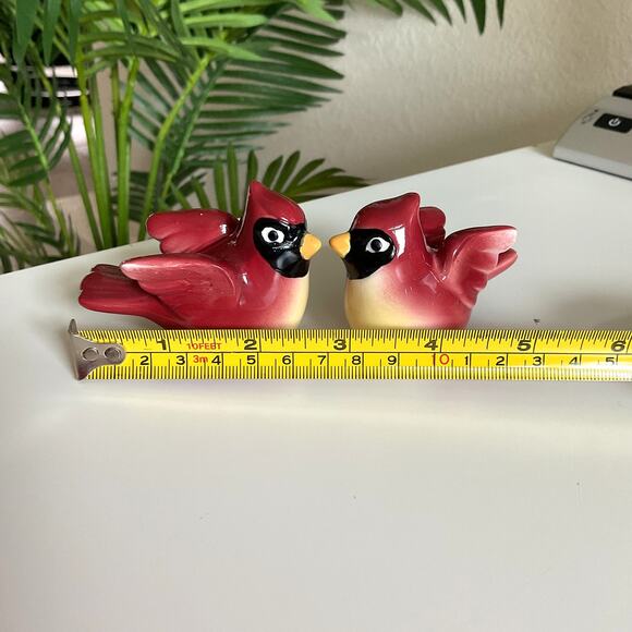 Christmas Cardinals Salt and Pepper Shaker Set Ceramic Glazed - Picture 10 of 10